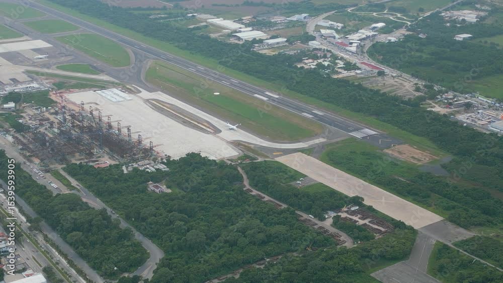4K AEROPUERTO