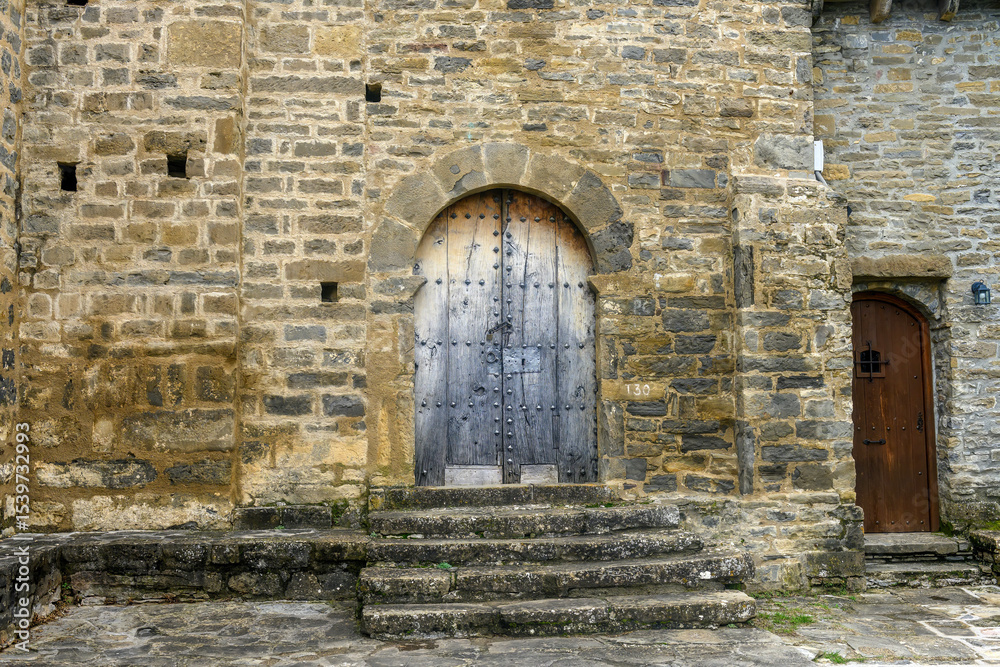 Fototapeta premium Church of San Salvador de Guaso - Huesca