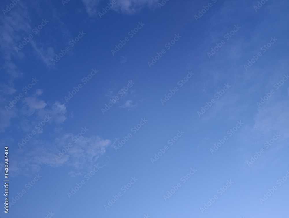 Fototapeta premium ight gentle cloud s on a blue sky at sunny day