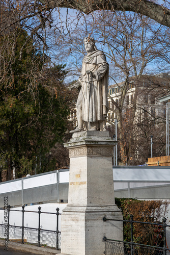 Monuments to famous personalities of the Austrian Republic