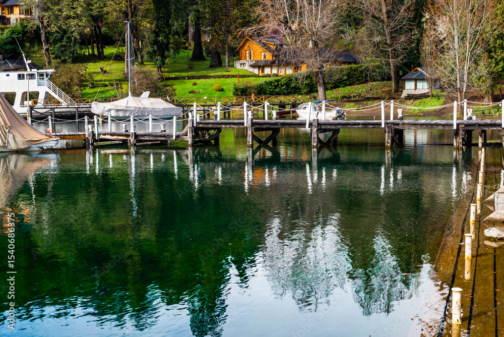 Obraz premium Manzano Bay, Bariloche, Neuquen, Argentina