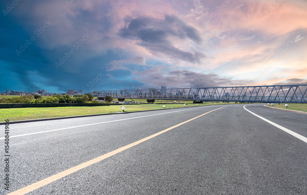 Fototapeta premium bridge outdoor road city landscape sunset cityscape street park travel 