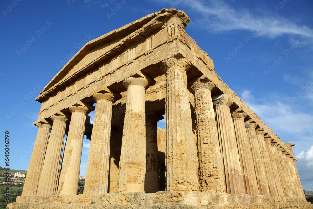 Naklejka premium The Temple of Concordia at Valley of the Temples, Agrigento, Sicily, Italy