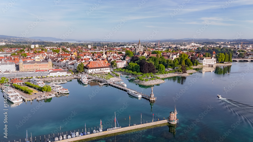 Fototapeta premium Imperia Statue Drohnenaufnahme von Konstanz am Bodensee