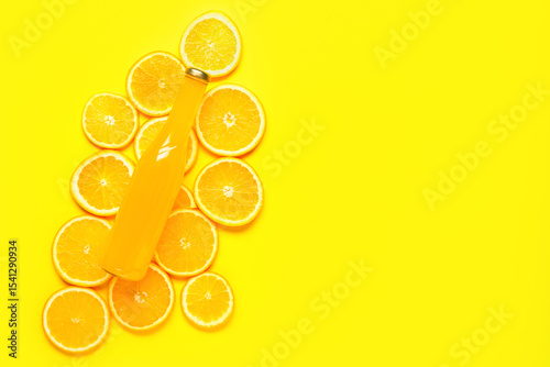 Fresh orange juice bottle w...
