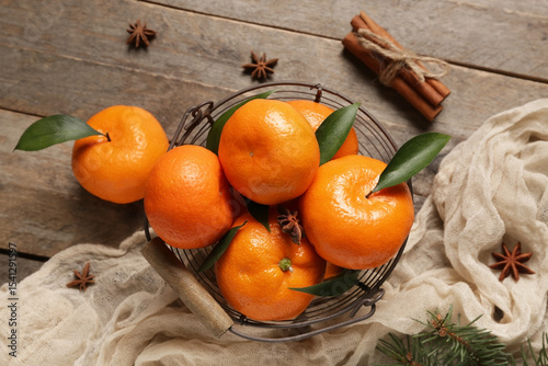 Fresh ripe tangerines with ...