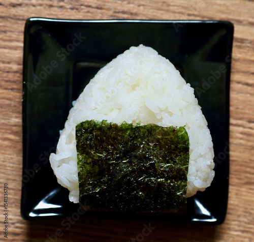 塩おにぎり
salt onigiri