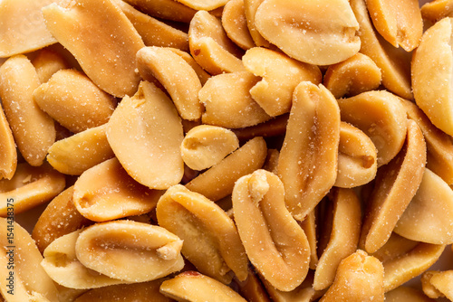 Fotografia Close-up of Roasted and Salted Peanut Snack Background Texture
