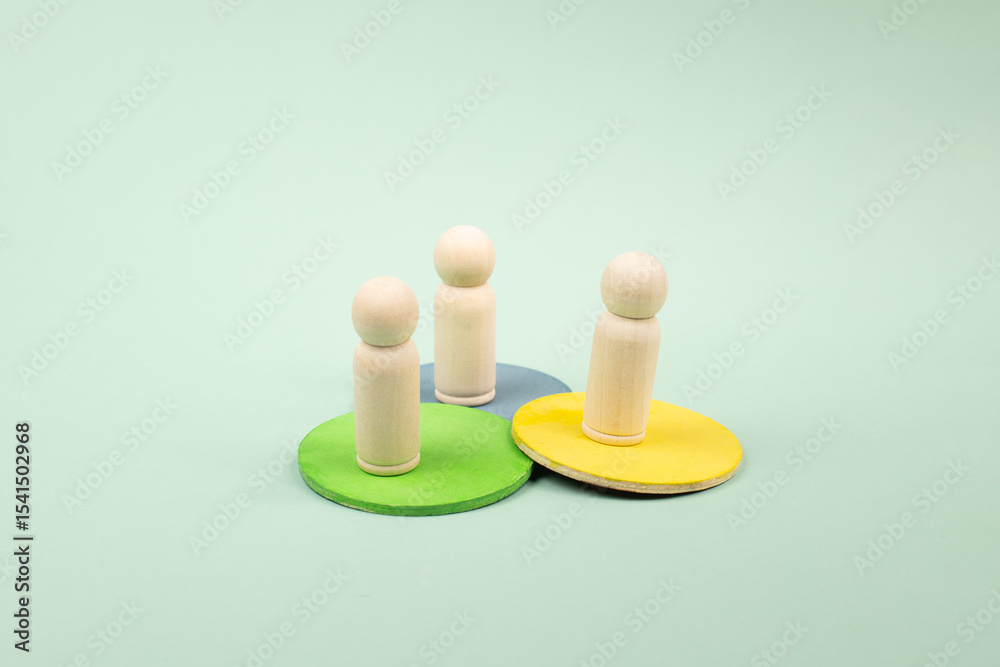 Obraz premium Different opinion, overcome boundary, negotiation, political confrontation, discussion, communication and solution by teamwork, group of people