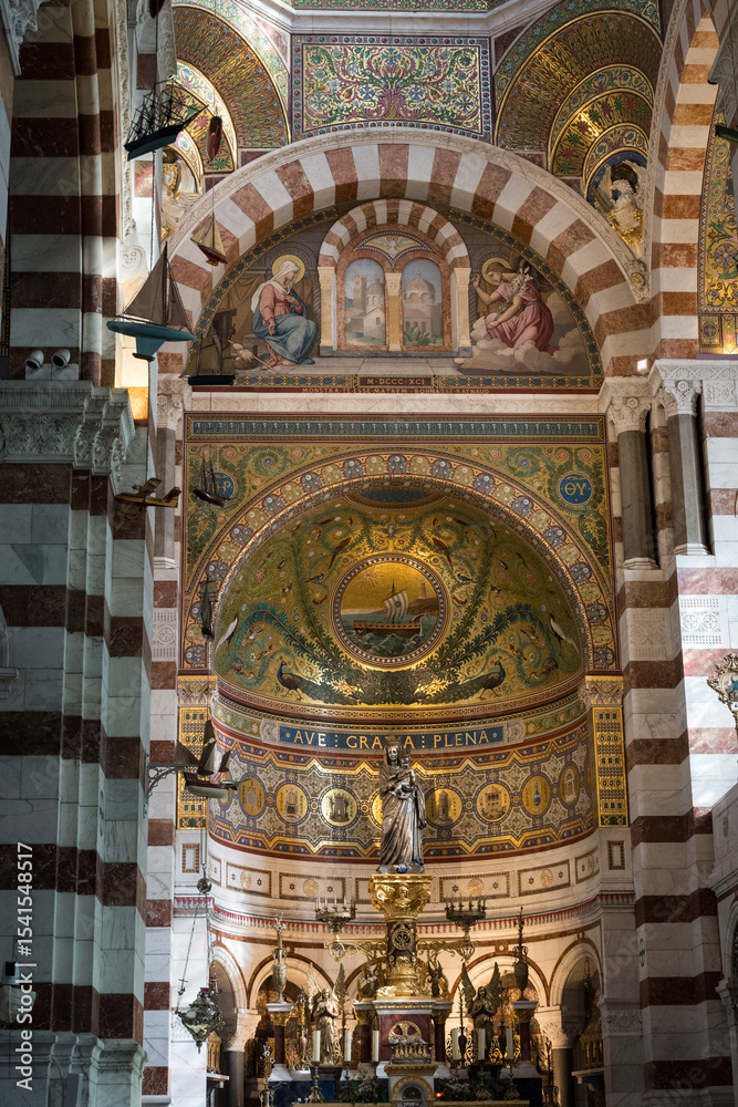 Fototapeta premium Interior and nave of Basilica of Our Lady of the Watch, Mareseille, France