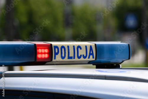 napis policja wraz z sygnałami 