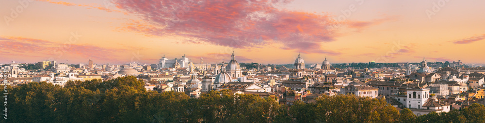 Fototapeta premium Rome, Italy. Cityscape Skyline With Pantheon, Altar Of The Fatherland And Other Famous Lanmarks In Old Historic Town