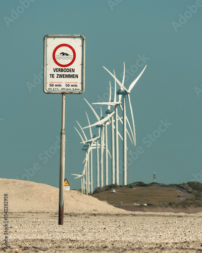 Schild schwimmen verboten  photo