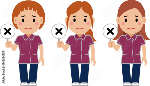 不正解の札を上げる。えんじ色の制服の女性看護士。その2