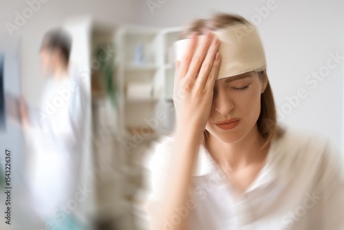 Young woman with brain conc...