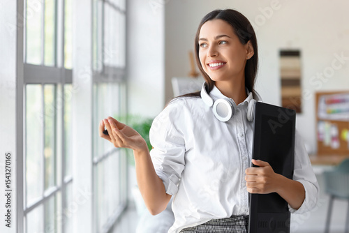 Female interior designer wi...