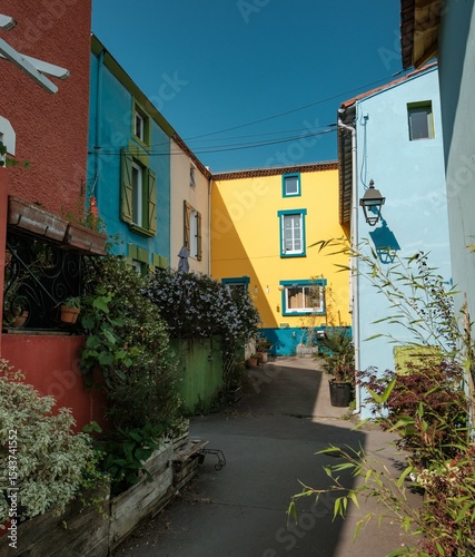 Maisons colorées dans le village de Trentemoult