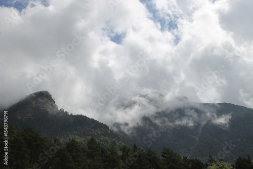 Wallpaper Mural 2024 - Paisajes en Estación de Canfranc Torontodigital.ca
