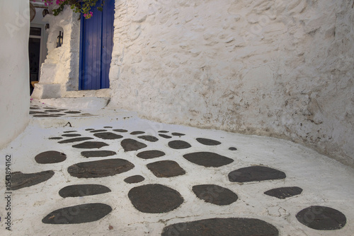 Fototapeta Naklejka Na Ścianę i Meble -  View of Internal Walkway, Mykonos, Greece