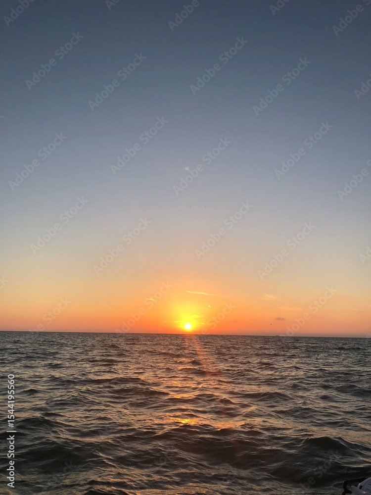 Obraz premium sunset over the sea