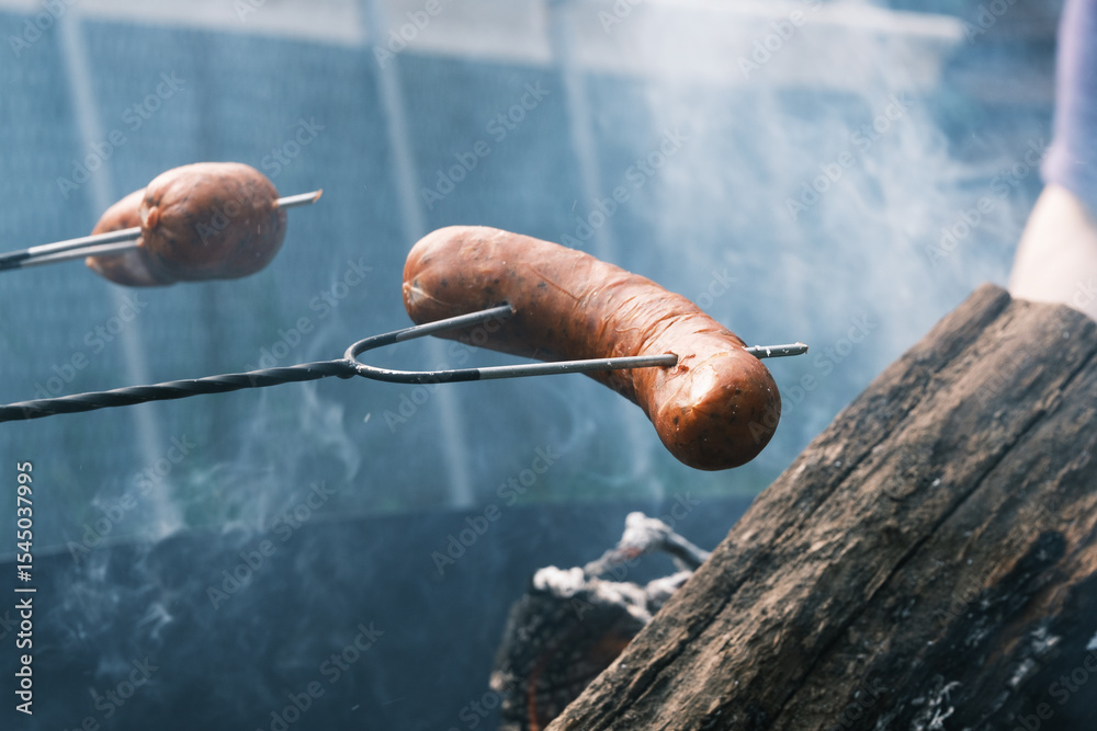 Fototapeta premium Kiełbasa na ognisku