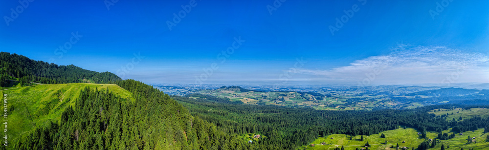 Fototapeta premium Blick ins Gantrischgebiet, Gurnigel, Kanton Bern, Schweiz, Luftaufnahme, Juni 2025