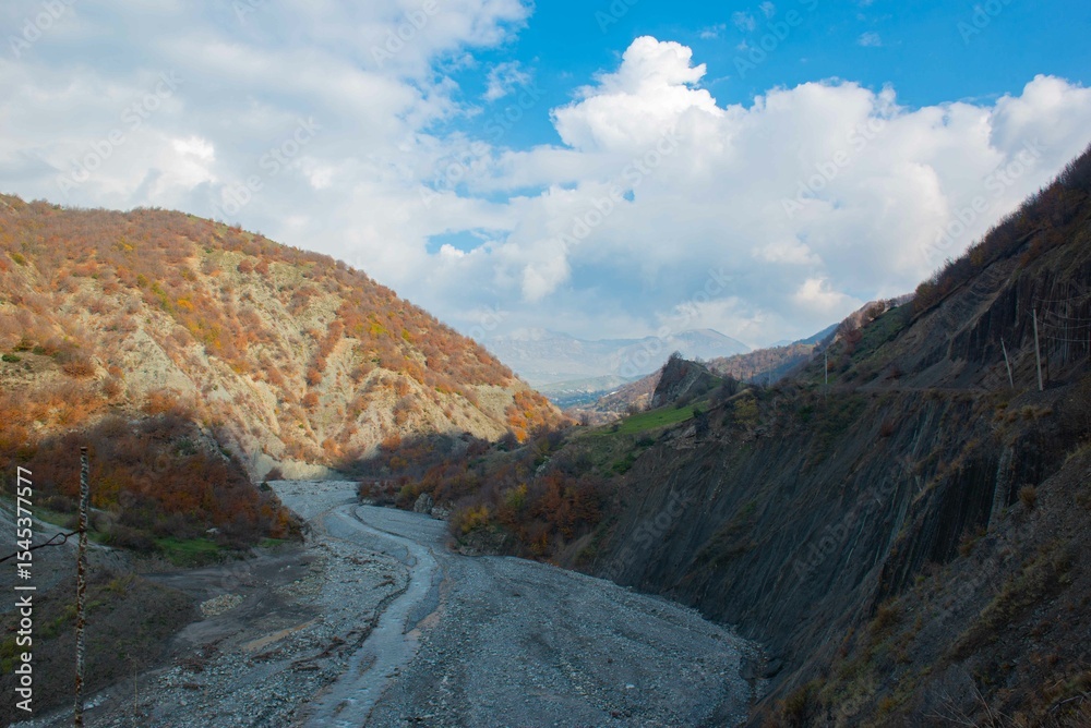 Obraz premium The mountains of Azerbaijan and the road are very picturesque