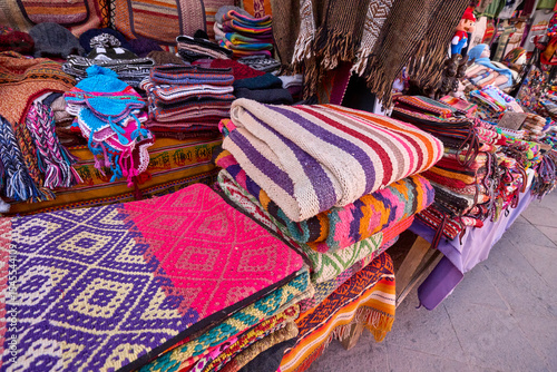 Fényképezés Vibrant threads of tradition