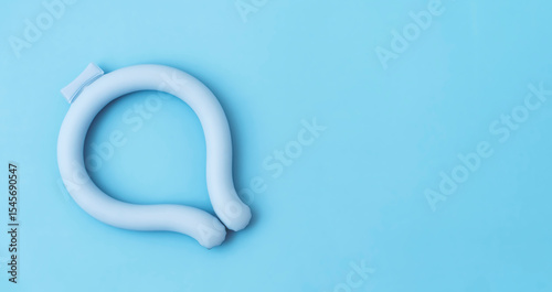 Neck cooling products, neck cooling tube, cooling neck wrap, ice neck ring, ice ring.  首を冷やすグッズ。クールネック、クールリング、ネッククーラー、クールネックバンド、クールネックリング。