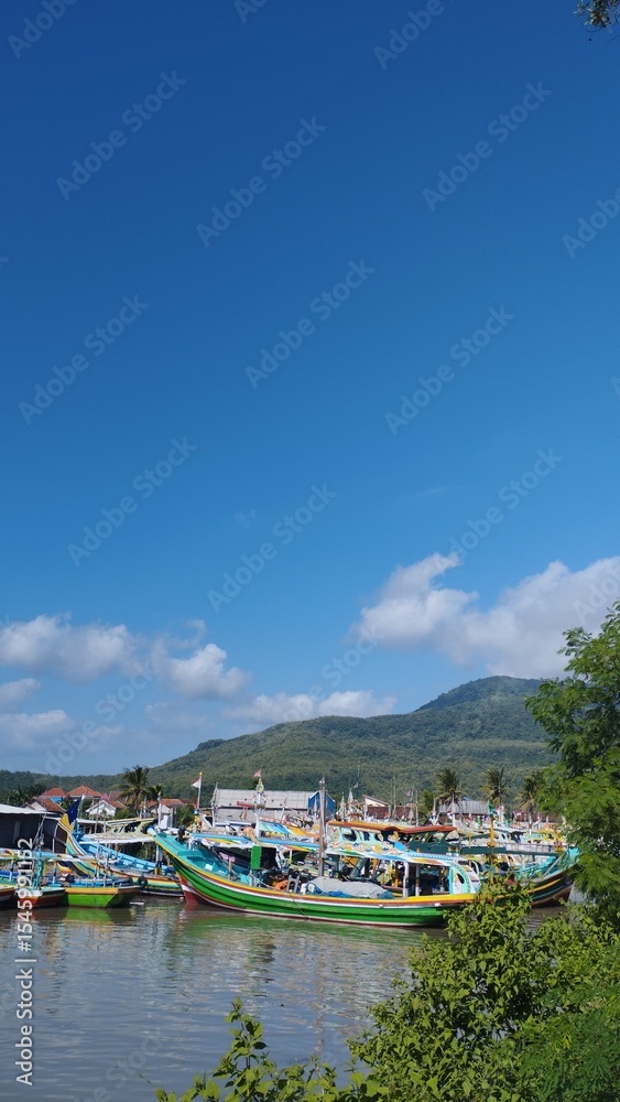 boats in the bay boats in the bay