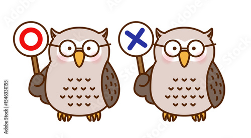 ○×札を持つフクロウのかわいい判定イラスト（ベクター）