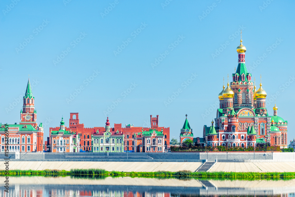 Fototapeta premium Picturesque Cathedral of the Annunciation of the Blessed Virgin Mary in Yoshkar-Ola on the river embankment. Russia