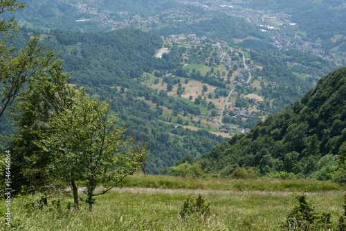 paesaggio di montagna visto dall'alto