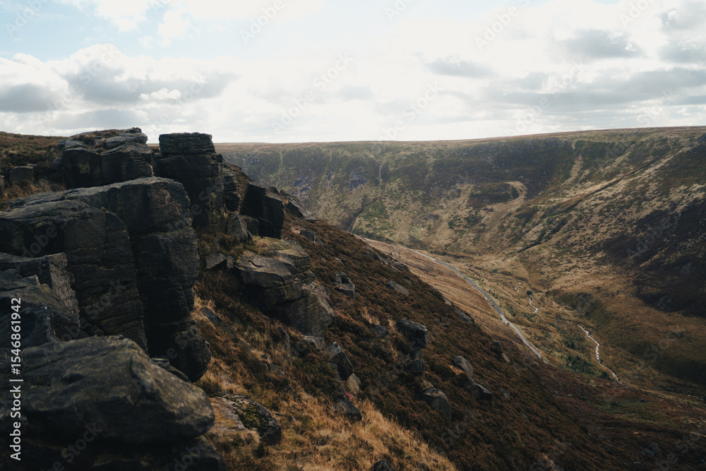 Obraz premium Dovestone Edge at the Peak District National Park, England, UK