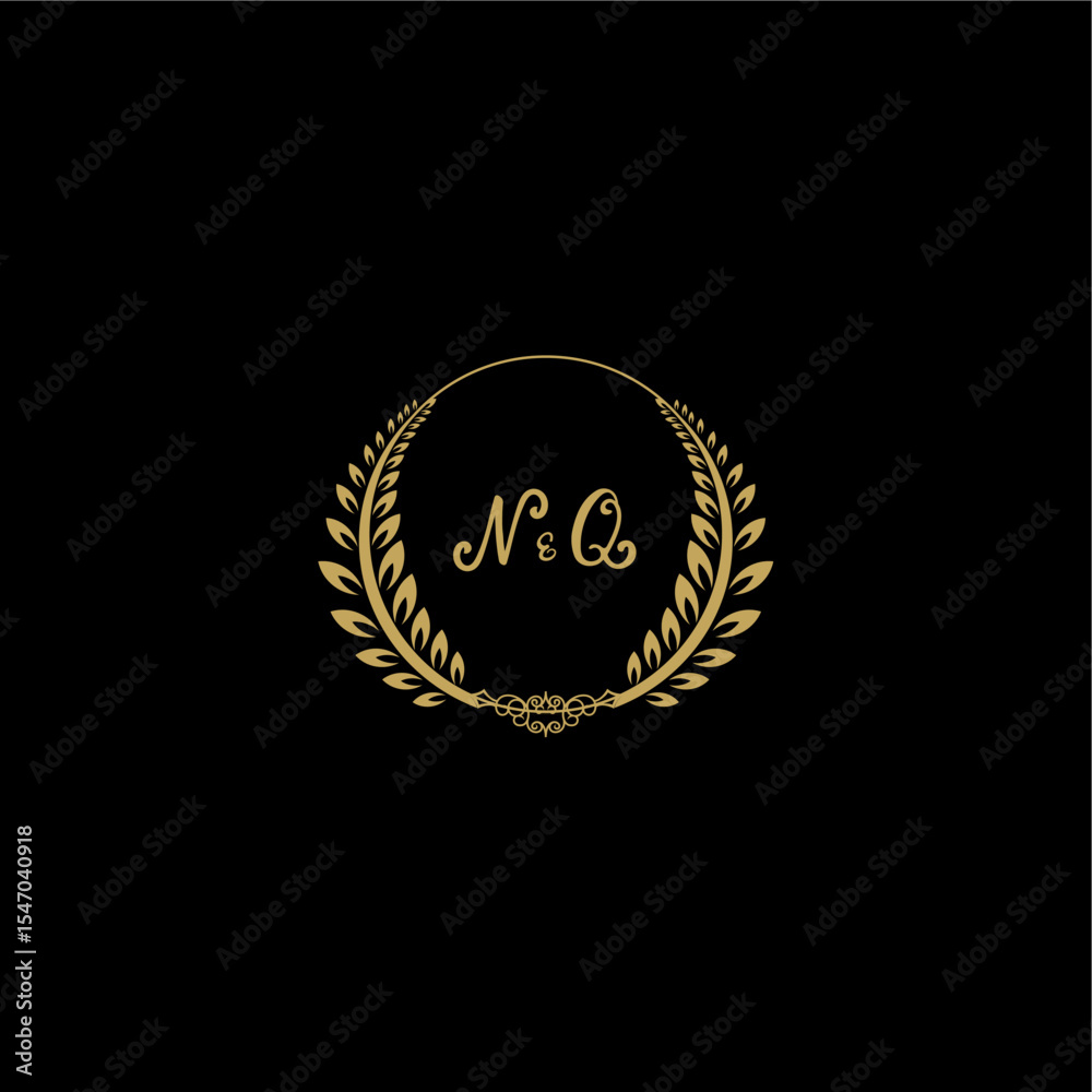 Naklejka premium NQ beautiful feminine and elegant wedding monogram initial logo with circle floral gold