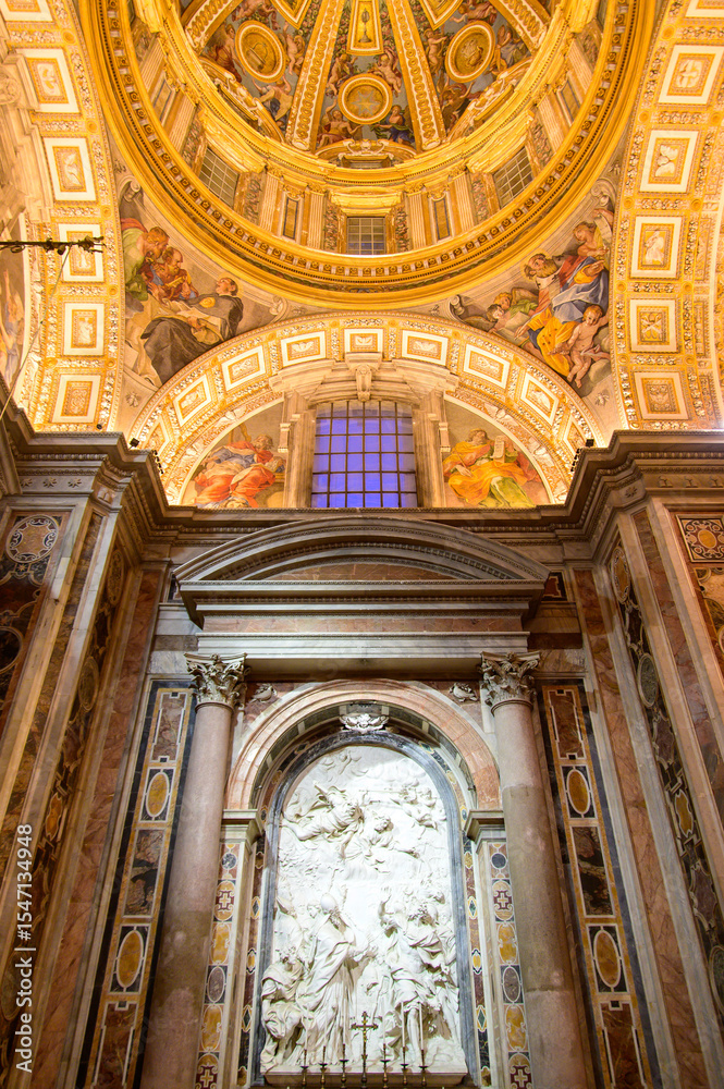 Obraz premium A beautiful view of St. Peter's Square in the Vatican