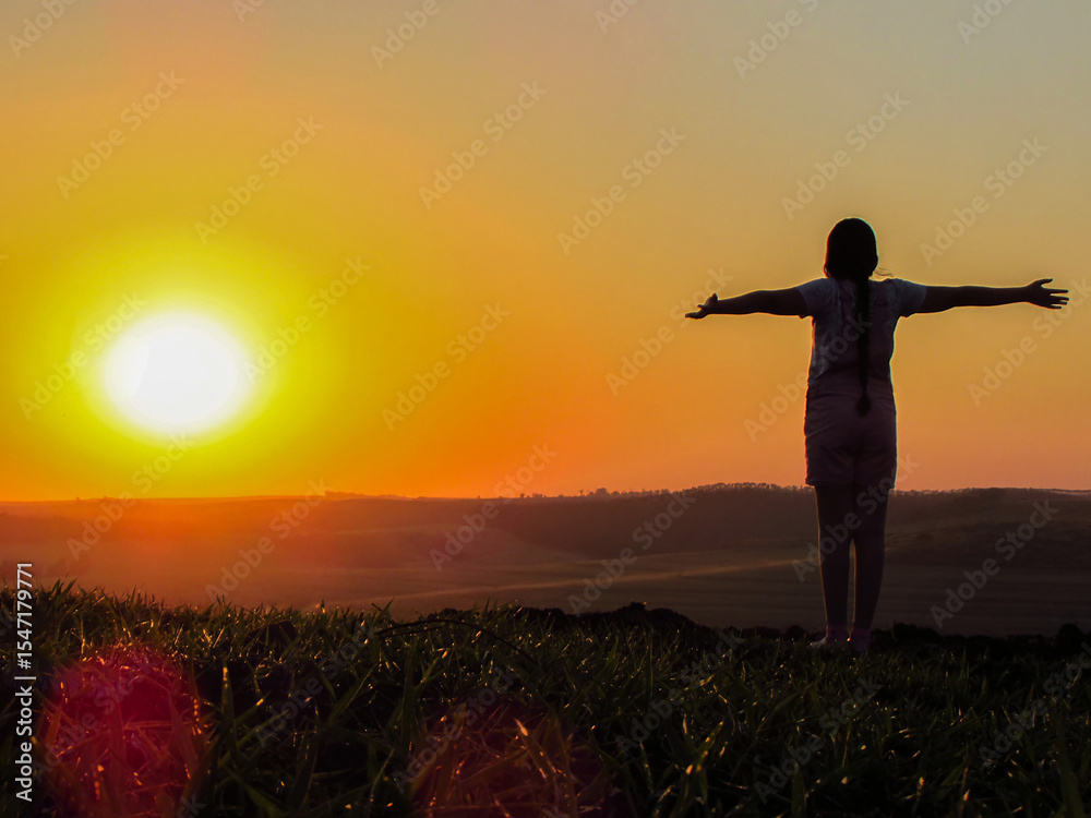 Fototapeta premium Sol, Silhuera junto ao sol ao entardecer 