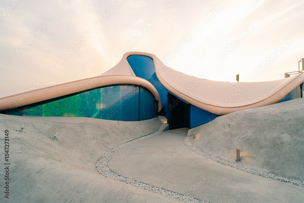 Naklejka premium Osaka-Kansai, japan - may 2 2025 View of the pavilion at expo 2025 Osaka