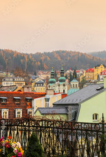 Fototapet Cityscape of Karlovy Vary with Saint Mary Magdalene church