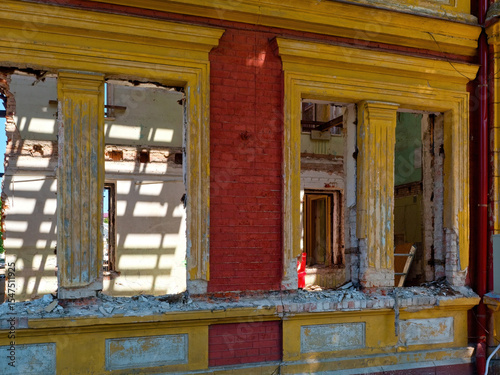 Major renovation of an old brick building. Replacement of wooden beams.