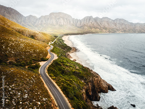 Dramatischer Clarence Drive, Küstenstraße Südafrikas