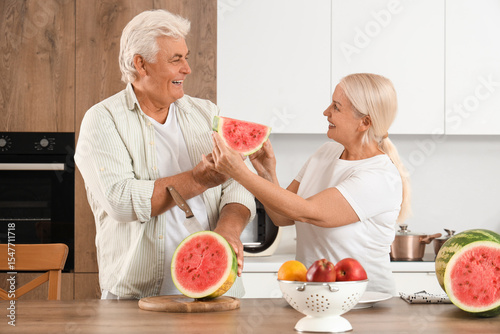 Mature couple with cut wate...
