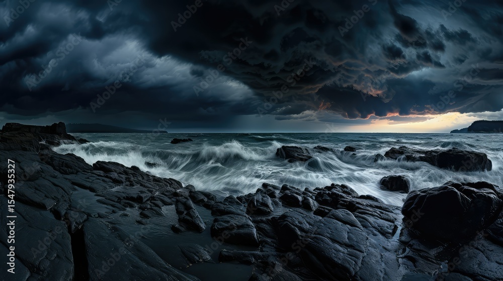 Obraz premium waves black clouds