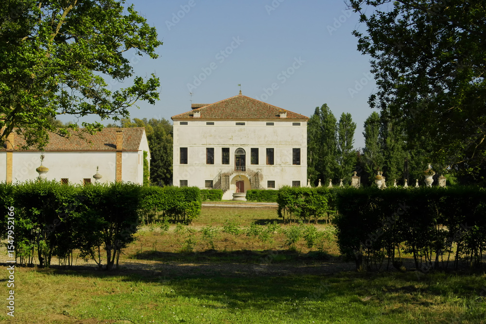 Fototapeta premium View of the garden of Villa Emo Capodilista in Monselice, Veneto, Italy