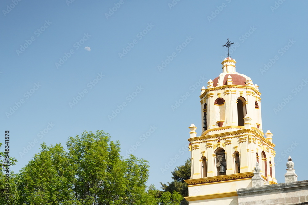 Fototapeta premium Mexican Park and church, Mexico