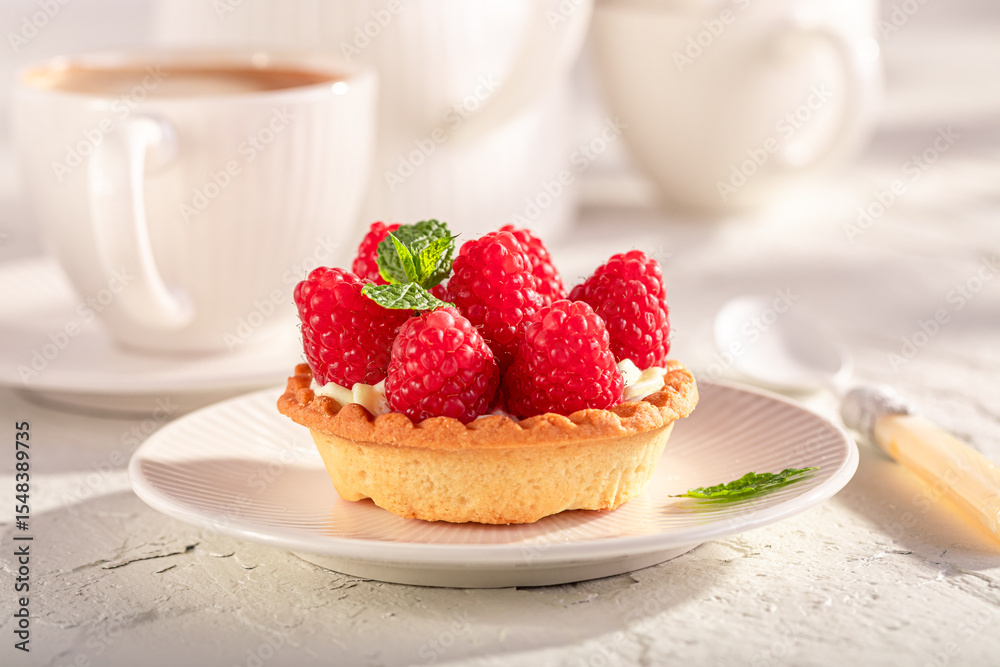 Sweet and delicious mini tart as an summer cake. Sweet and delicious mini tart as an summer cake.