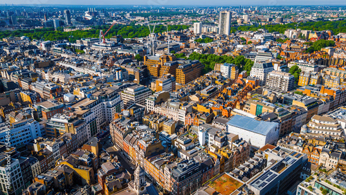 Canvas Print Aerial view of Oxford Circus in London with busy streets, iconic architecture, a