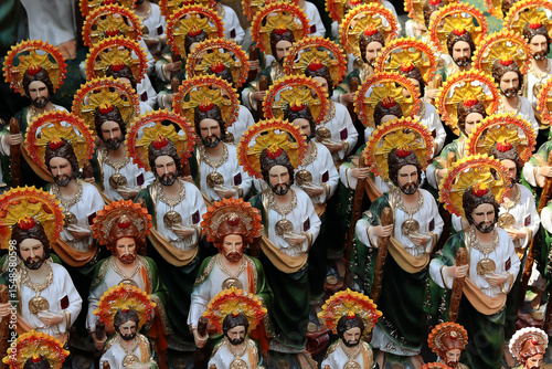 Figuras de San Judas Tadeo, tradición religiosa en la Ciudad de México.