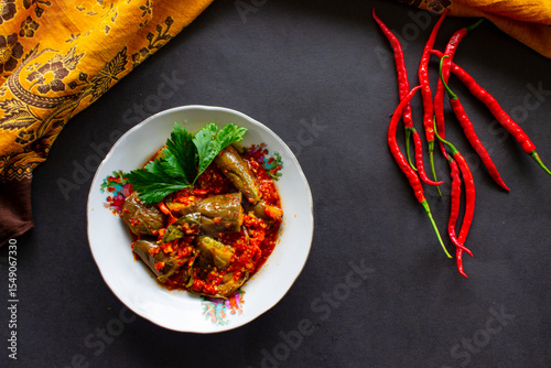 Fotografia sambal terong or eggplant sauce is Indonesian traditional food chili sauce, made