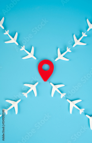 A large amount of aircraft traffic arrives at the destination. Peak travel season, overcrowded airports, aviation congestion, and increasing tourist flow. Logistics, flight management systems